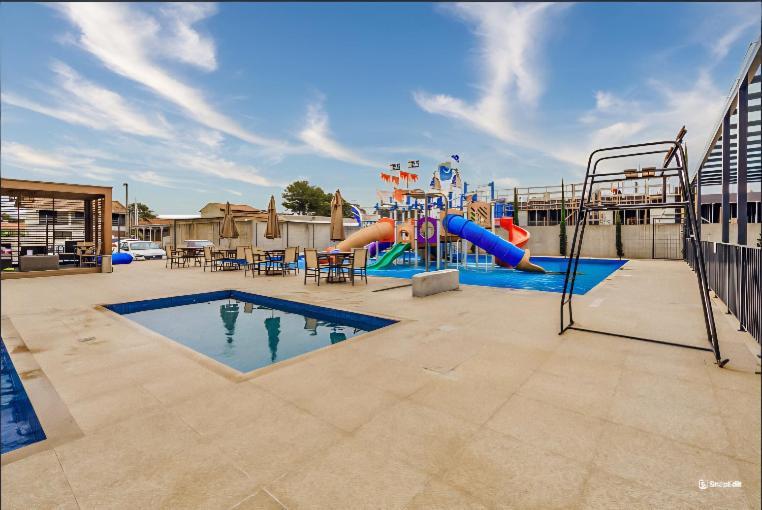 Quarto Hotel Beto Carrero Penha Penha  Dış mekan fotoğraf